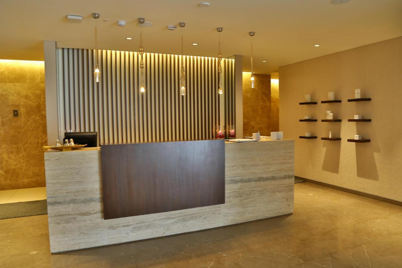 Blvd Club - Near Bengaluru Airport Hotel Settahalasur Exterior photo