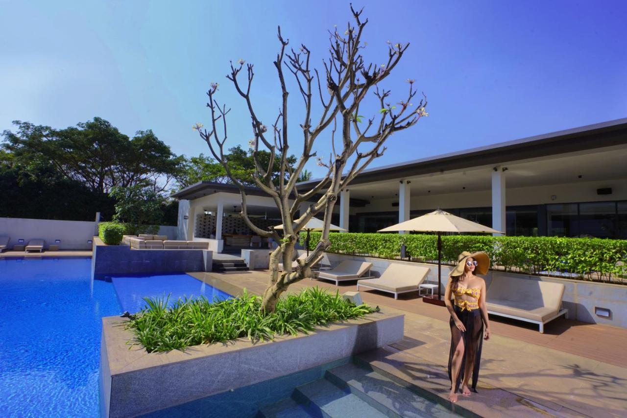 Blvd Club - Near Bengaluru Airport Hotel Settahalasur Exterior photo